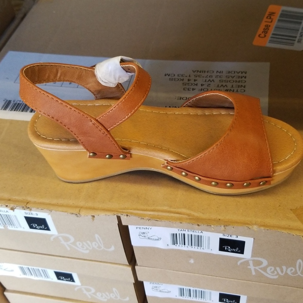 Shoes - Picture 4 of 4